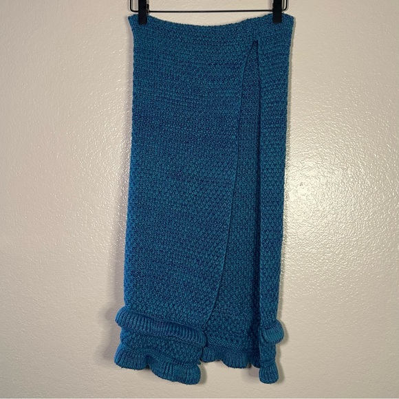 Mermaid Knit Tail Throw Blanket in Celestial Blue and Lavender - Picture 3 of 3